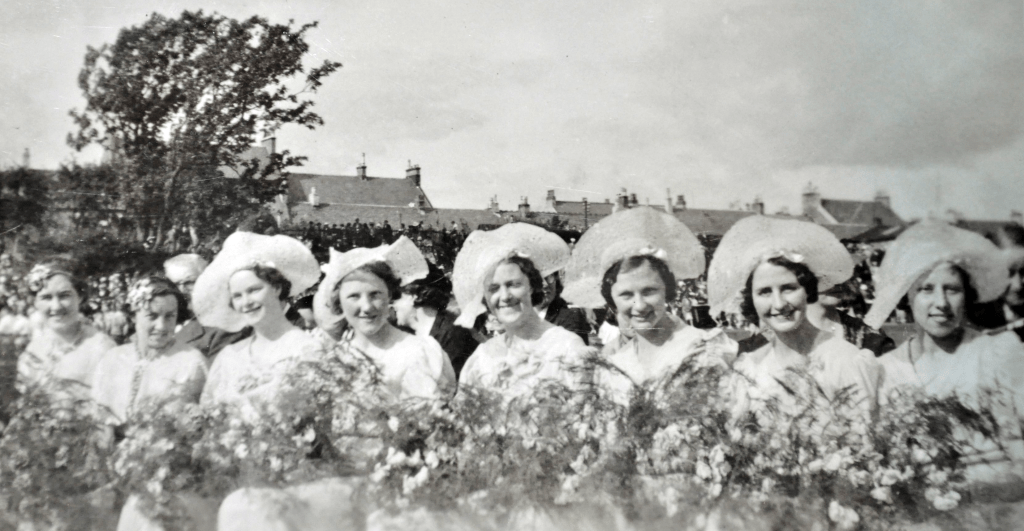 Unidentified early Lace Queen attendants