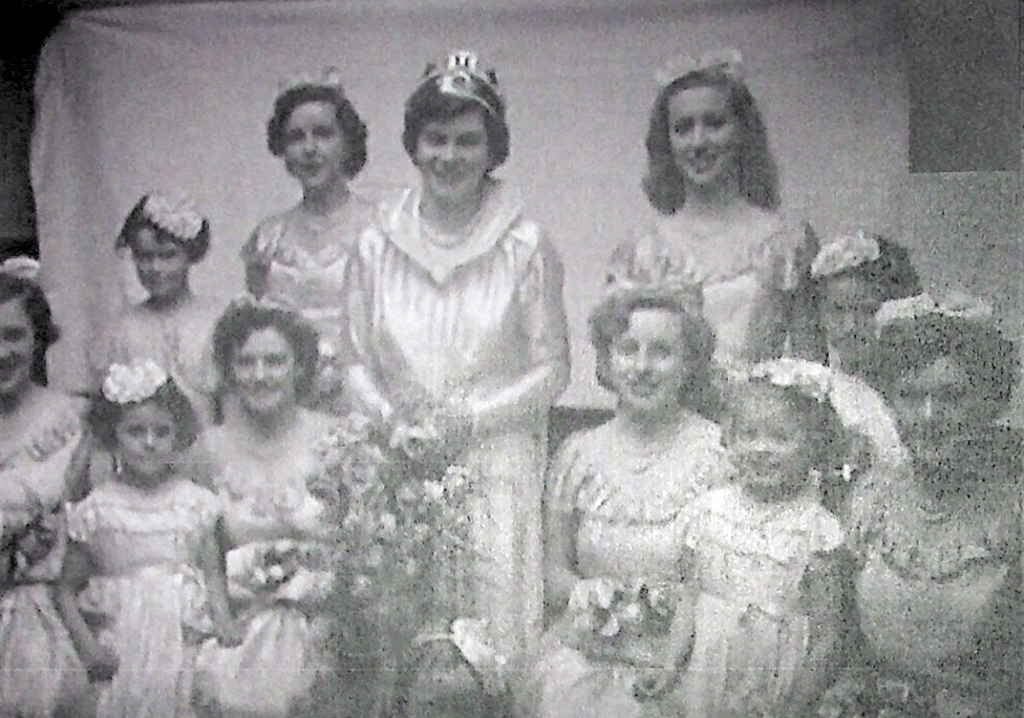 Mary Wilson with children taking part in the 1951 Lace Queen ceremony