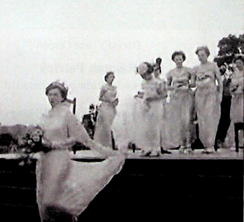 Mary Wilson and members of the 1951 party on steps